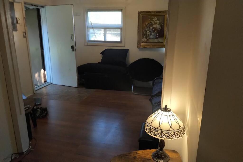 Awesome Cozy 1 Bedroom Coachhouse Toronto Dış mekan fotoğraf