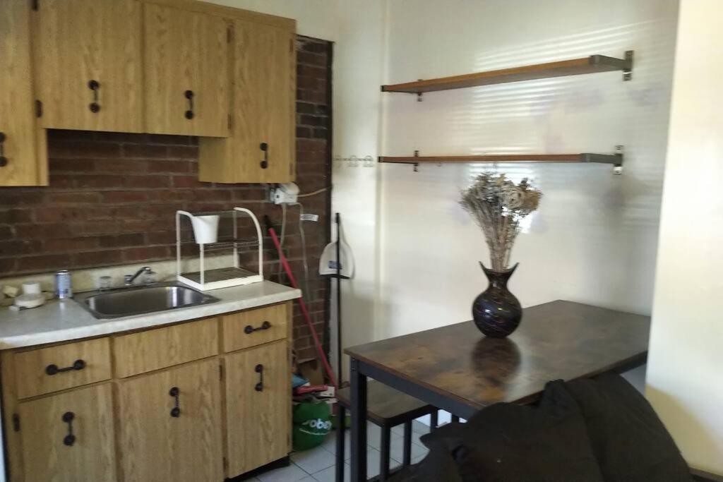 Awesome Cozy 1 Bedroom Coachhouse Toronto Dış mekan fotoğraf