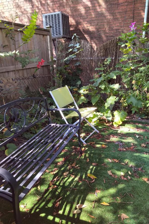Awesome Cozy 1 Bedroom Coachhouse Toronto Dış mekan fotoğraf